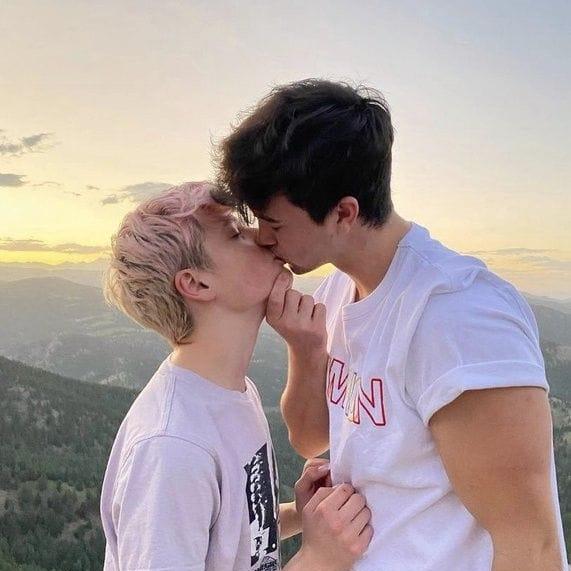 Namoro gay no WhatsApp