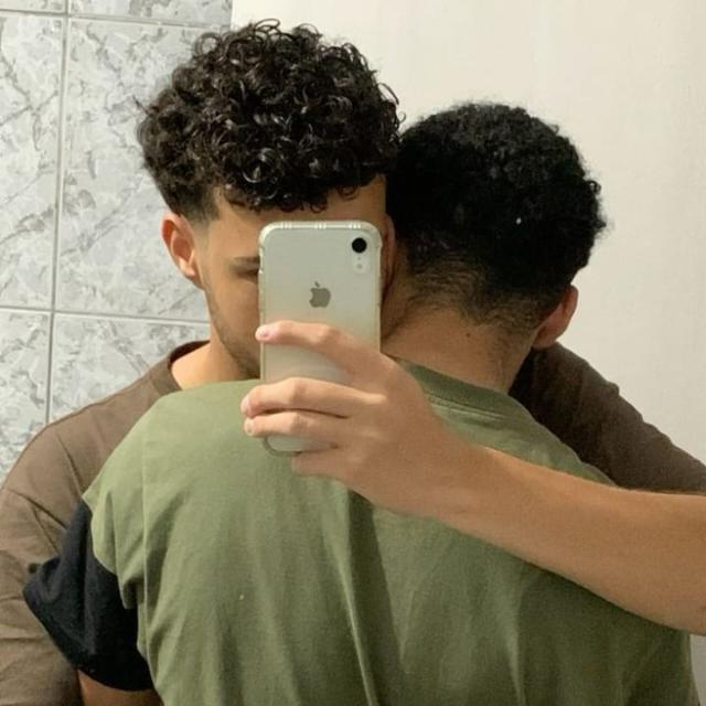 Solteiros LGBT+