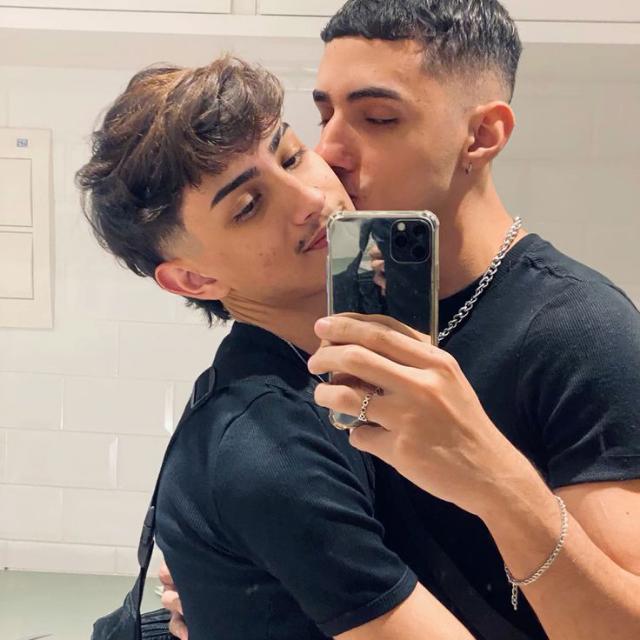 Grupo de namoro gay acima dos 24 anos